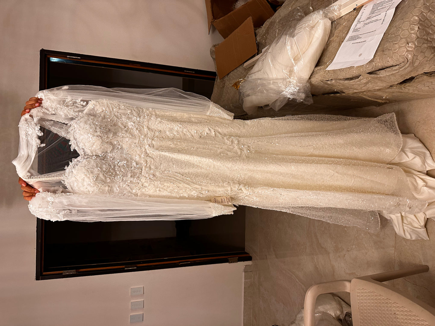 Vestido de novia cuello alta linea A - de aplicaciones y brillo