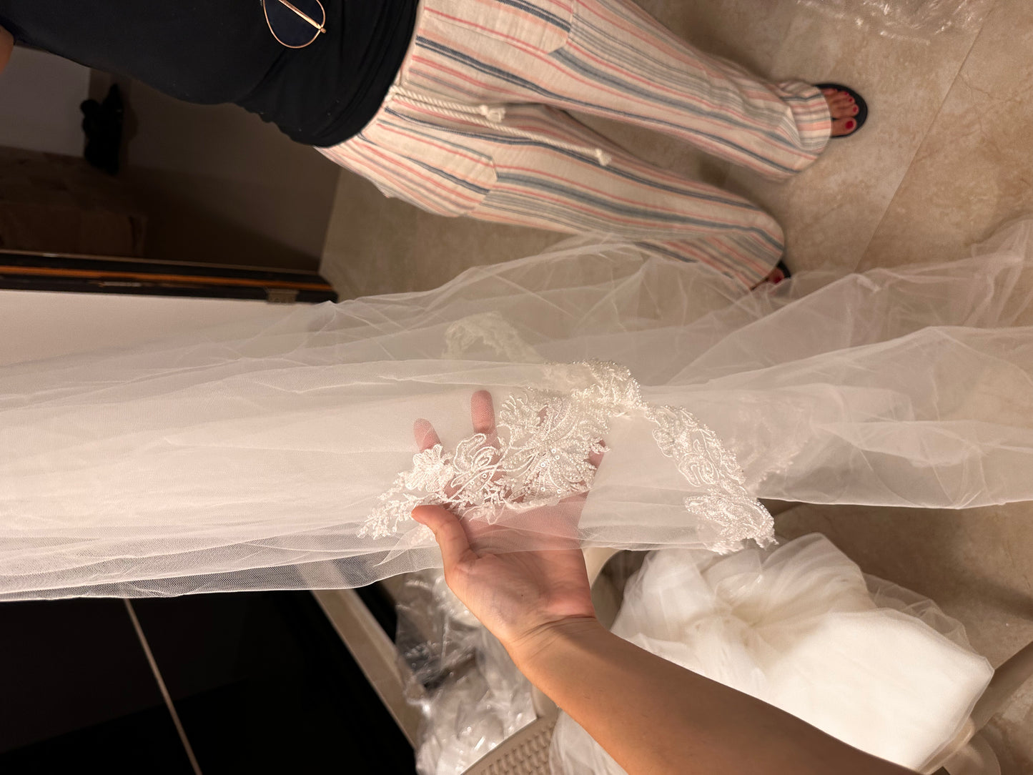 Vestido de novia cuello alta linea A - de aplicaciones y brillo