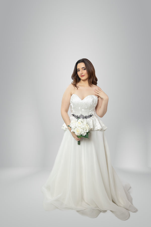 Enchanting Elegance: Strapless Heart-shaped A-line Dress with Back Corset and Silver & Black Crystal Embellishments