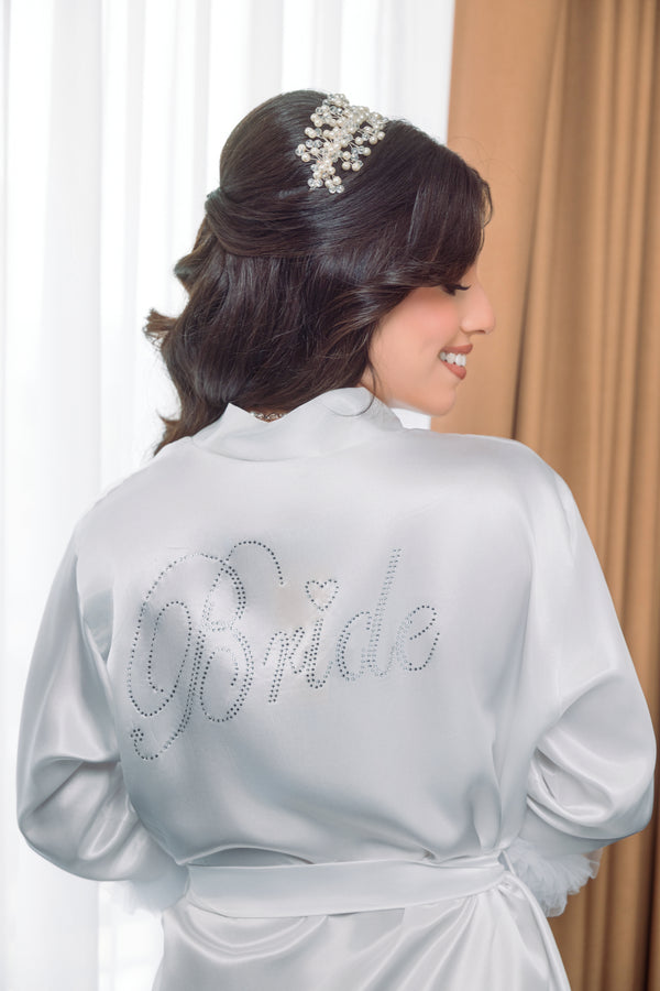 Bata blanca "Bride" con ruffles blancos