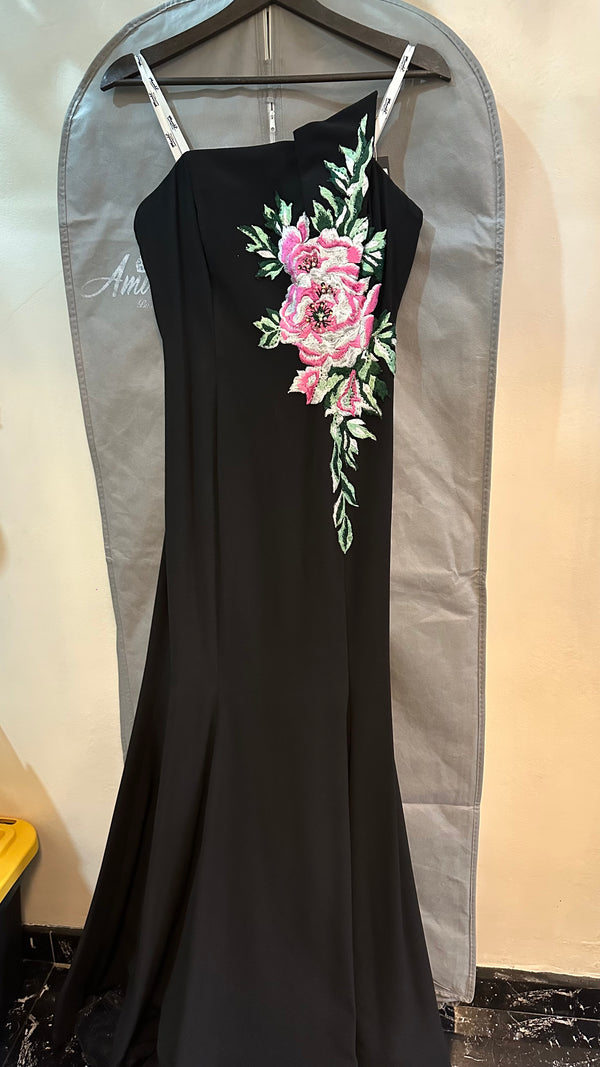 Enchanting Noir: Strapless Mermaid Dress with Exquisite Floral and Leaf Appliqué