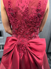 Regal Sparkle: Estilo Princesa con Chongo atras