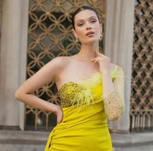 Ethereal Sunshine with open-leg Dress