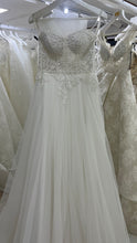 Vestido de novia estilo linea A con corset decorativo strapless