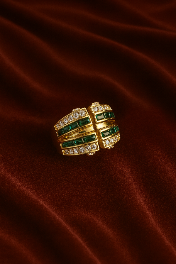 Anillo Dorado con Verde