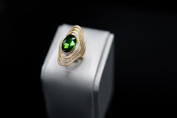 Anillo Verde Dorado