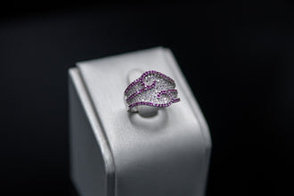 Anillo Plateado con Morado