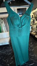 Emerald Enchantment: Heart V-Neck Mermaid Dress