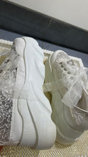 Tennis blanco estilo bordado y lentejuelas plateadas (altura baja)