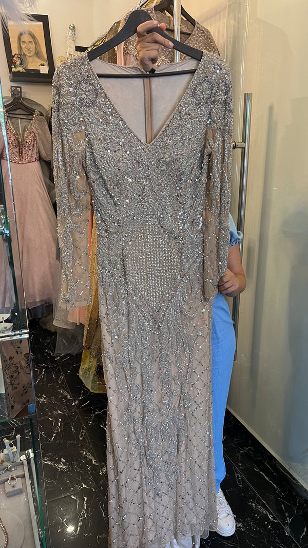 Creme goddess V-neck longsleeve beige dress