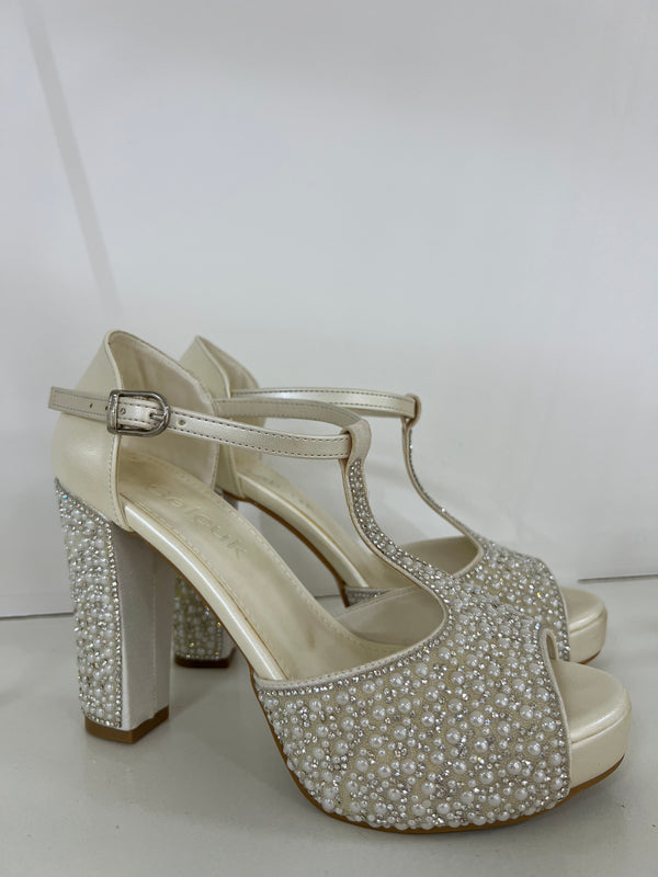 Tacones con plataforma de perlas/brillos cuerina lisa