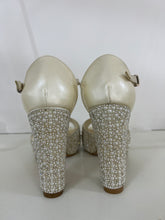 Tacones con plataforma de perlas/brillos cuerina lisa