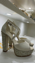 Tacones con plataforma de perlas/brillos