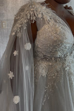 Vestido de novia V , estilo A con manga abierta a un lado