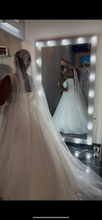 Vestido de novia V , estilo A con manga abierta a un lado