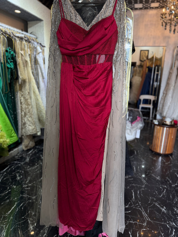 Scarlet Drape – Satinado Rojo con Corset Transparente