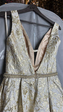 Royal en Beige Bordado