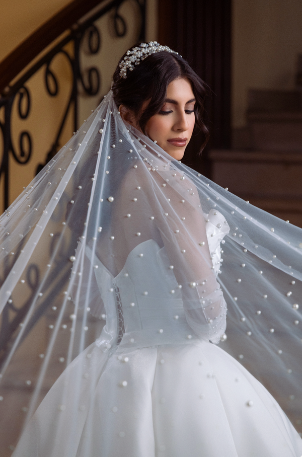 Velo de novia largo con perlas